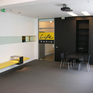 life radio / neuer empfang - büroerweiterung